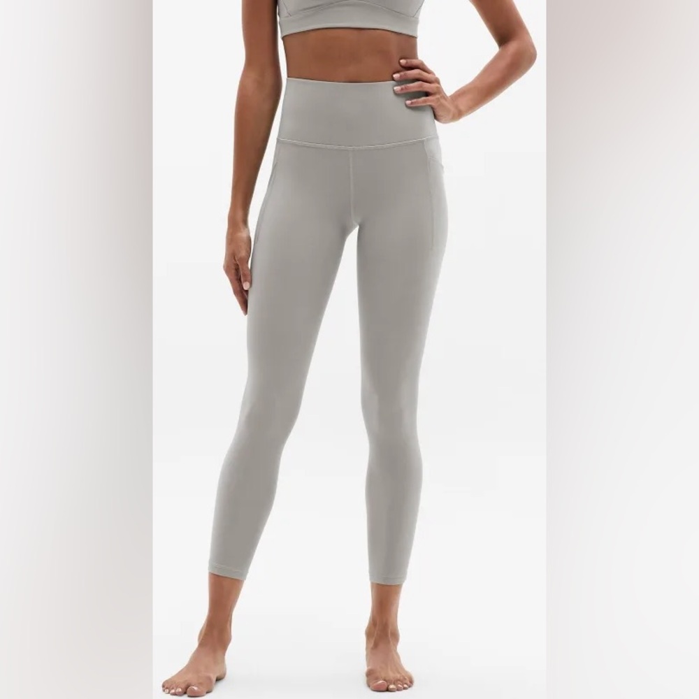 Athleta salutation stash 7/8 tight